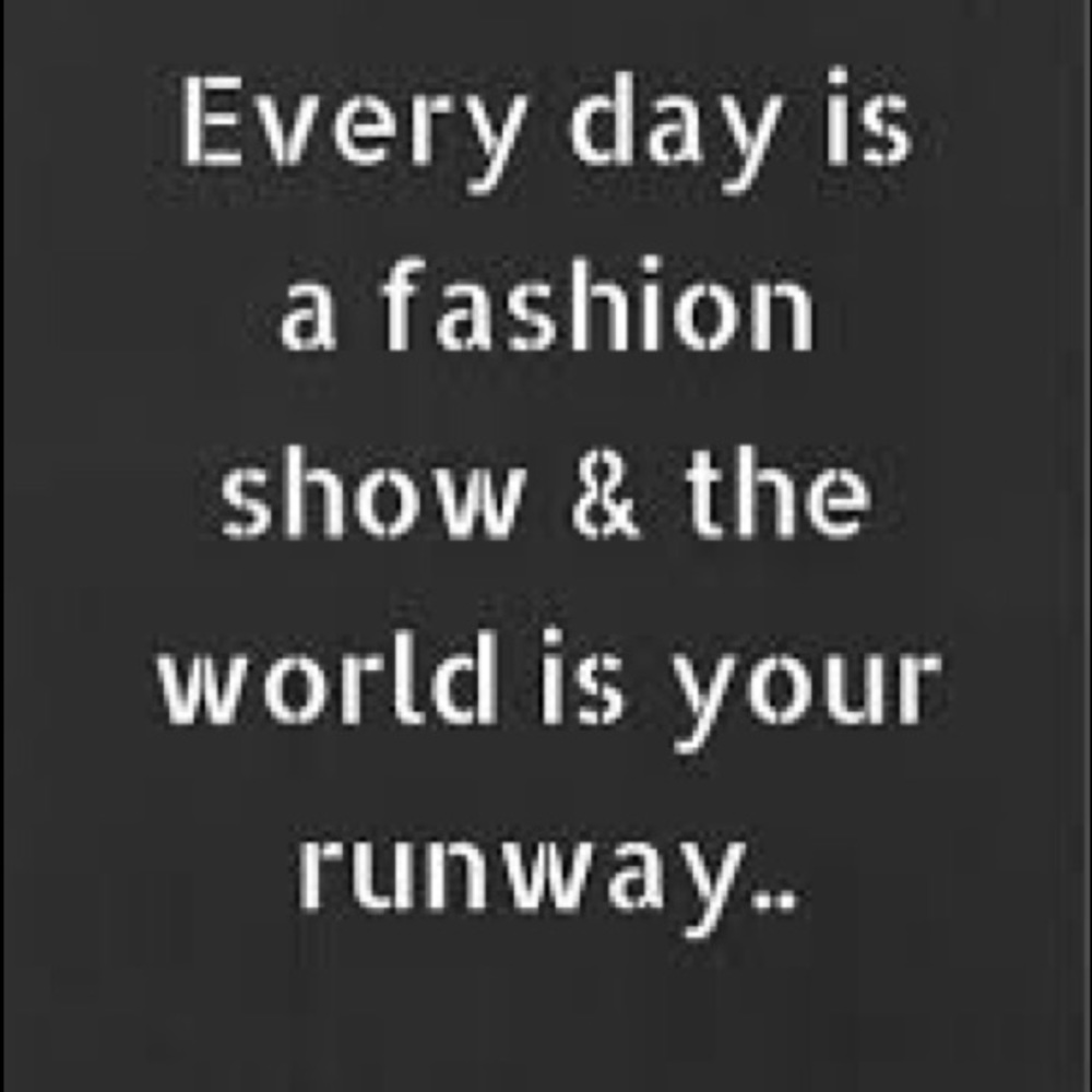 Fashion - Picture 1 of 2
